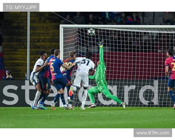 略伦特：巴萨用传中和角球攻破防线